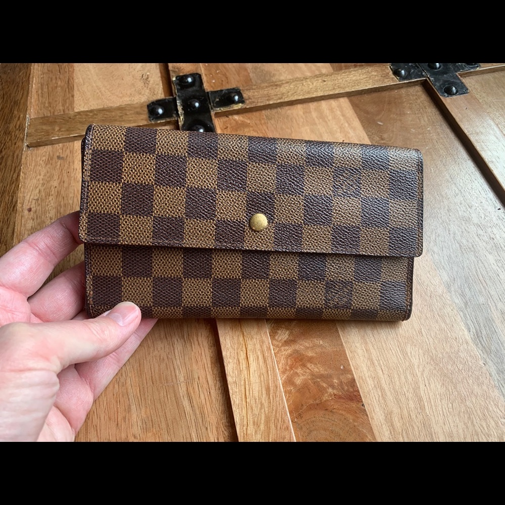 Louis Vuitton long International Tresor Wallet